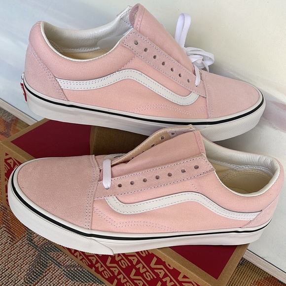 Vans WMNS Old Skool
Blushing/True White
VN0A4BV5TC3
Sneakers - Picture 11 of 16